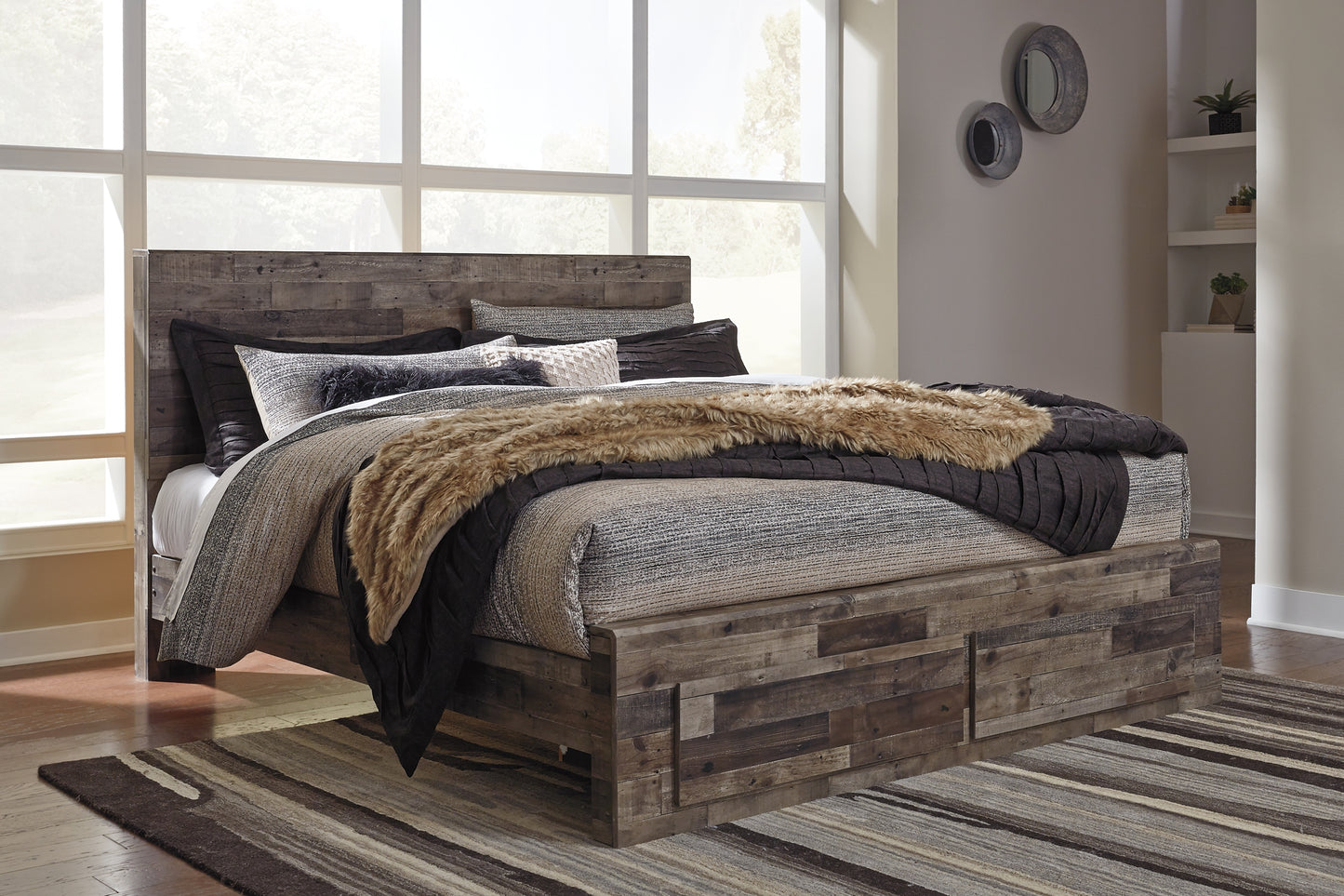 Cama con paneles Derekson y dos cajones de almacenamiento