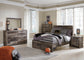 Cama con paneles Derekson y dos cajones de almacenamiento