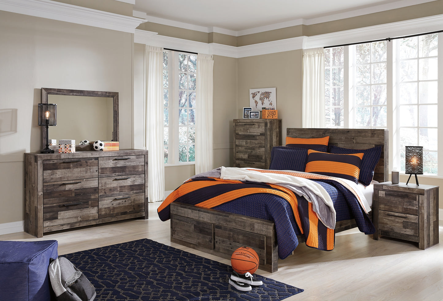 Cama con paneles Derekson y dos cajones de almacenamiento