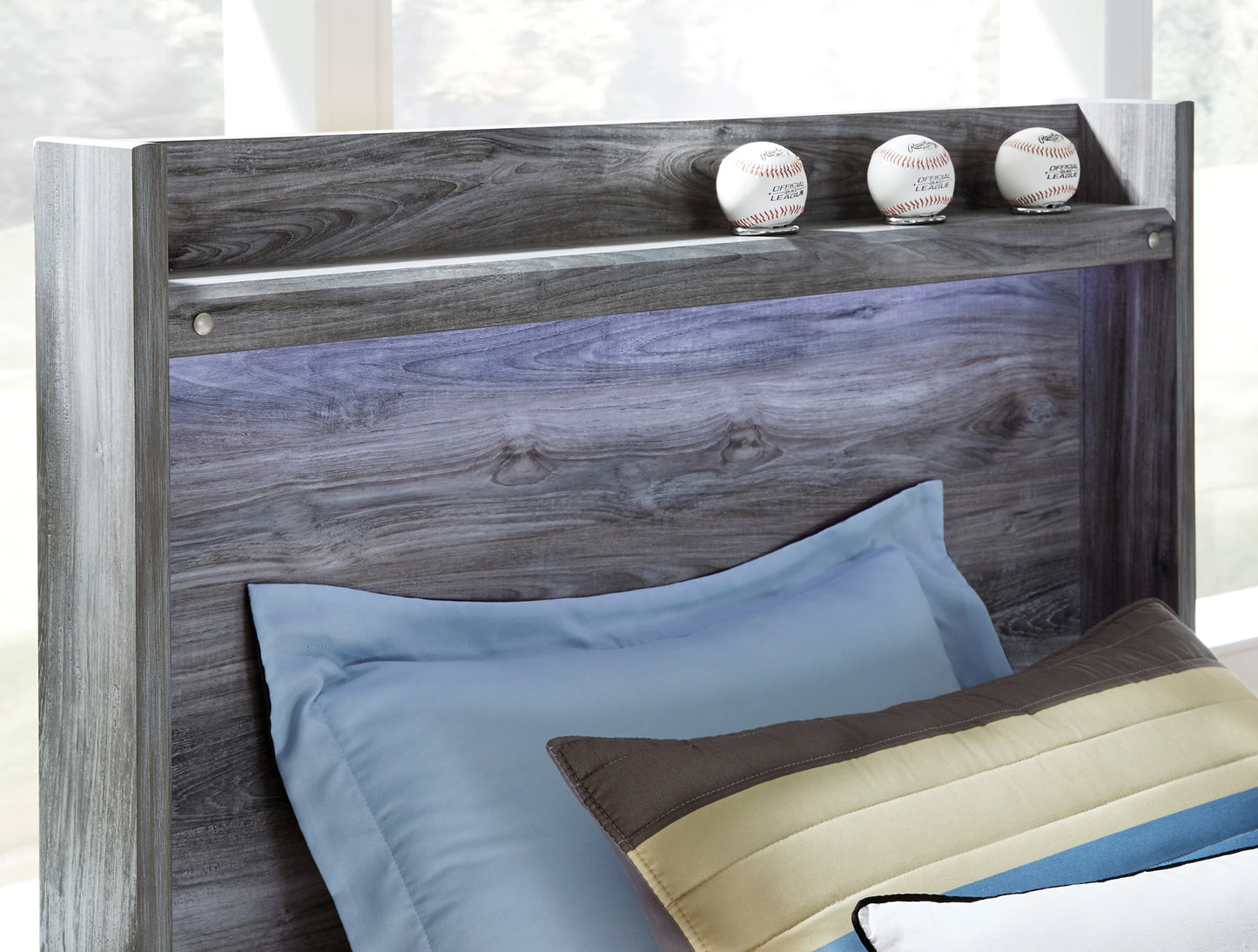 Cama con paneles Baystorm y 6 cajones de almacenamiento