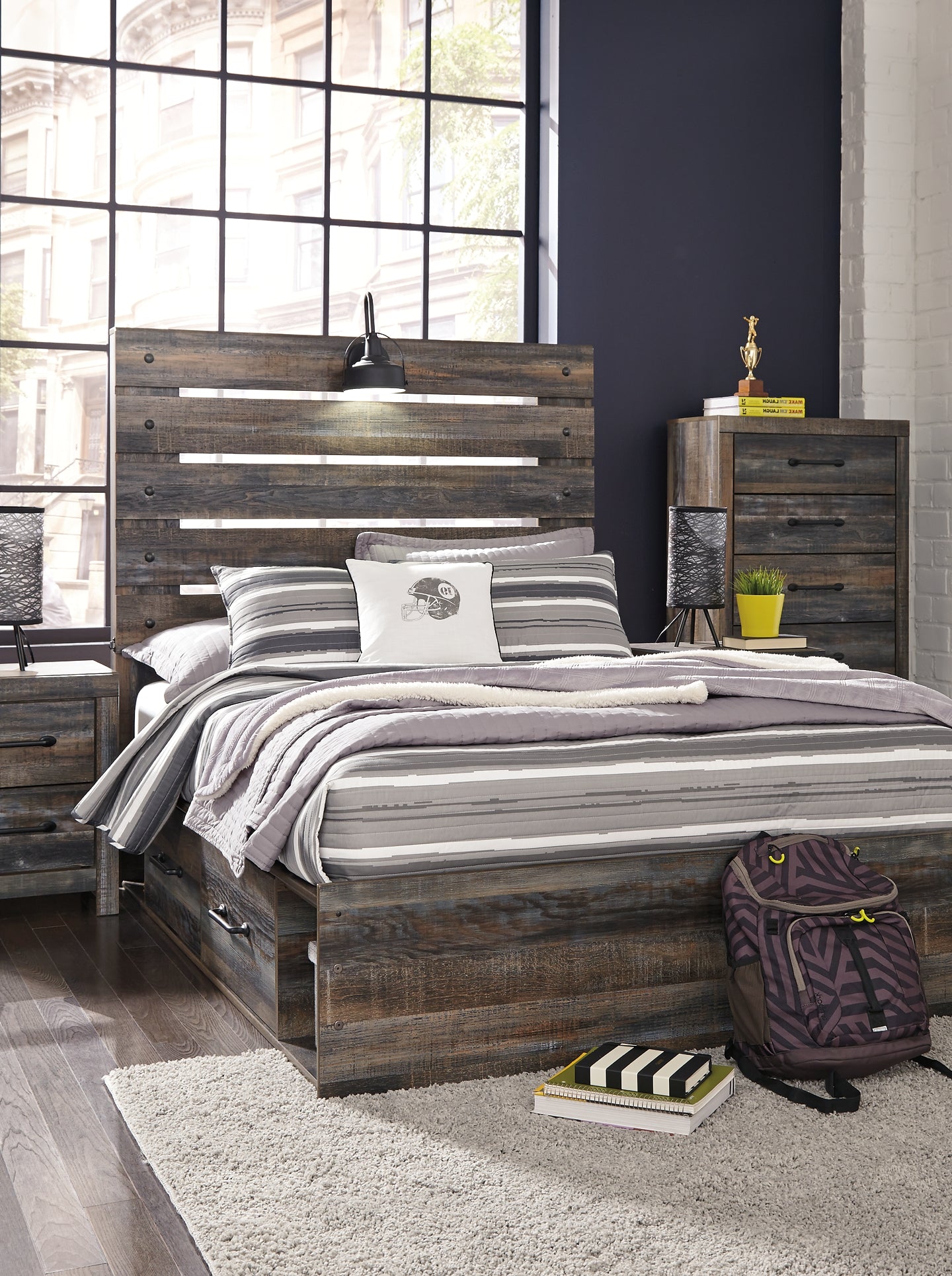 Cama con paneles Drystan y 2 cajones de almacenamiento