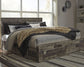 Cama con paneles Derekson y 4 cajones de almacenamiento