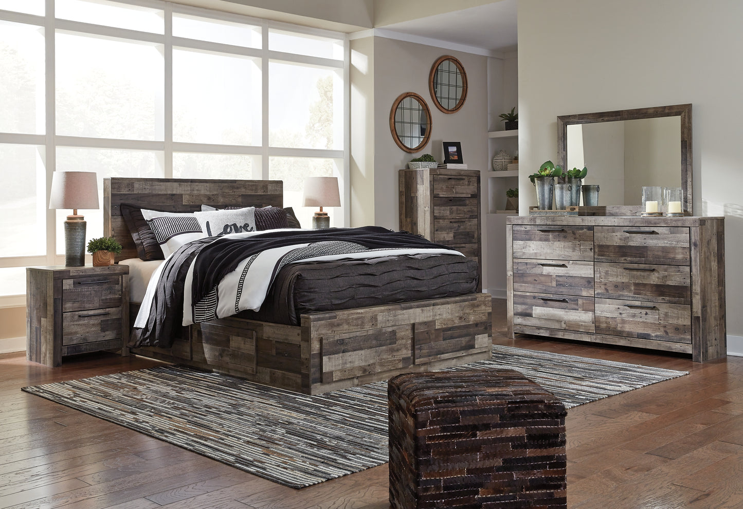Cama con paneles Derekson y 4 cajones de almacenamiento