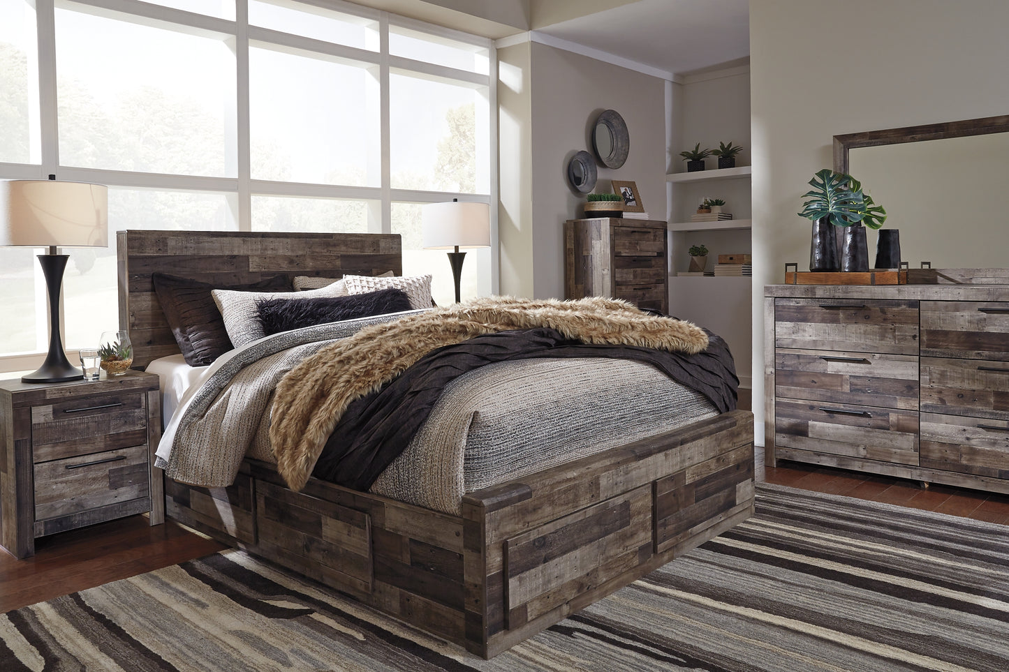 Cama con paneles Derekson y 4 cajones de almacenamiento