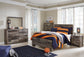Cama Derekson con paneles, cómoda con espejo y mesita de noche