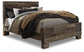 Cama con paneles Derekson, cómoda y espejo