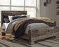 Cama con paneles Derekson, cómoda y espejo