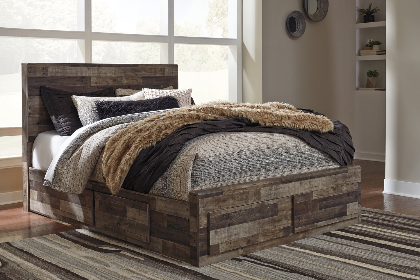 Cama con paneles Derekson con 6 cajones de almacenamiento, cómoda con espejo y cómoda
