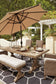 Mesa de comedor para exteriores Beachcroft con 2 sillas y 2 bancos