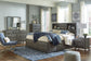 Cama Caitbrook con 8 cajones y cómoda con espejo