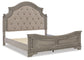 Cama California con paneles Lodenbay, cómoda con espejo y cómoda