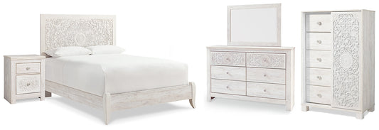 Cama Paxberry con paneles, cómoda con espejo y mesita de noche