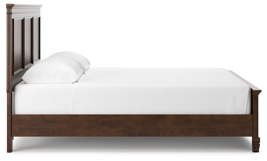 Cama con paneles California de Danabrin y tocador con espejo