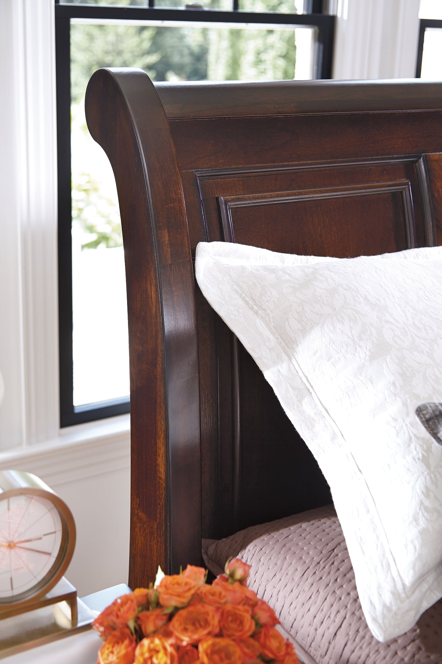 Cama tipo trineo Robbinsdale con almacenamiento