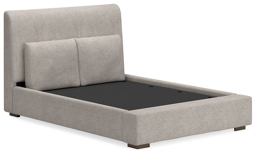 Cama tapizada Cabalynn con cómoda con espejo, cómoda y mesita de noche