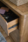 Cama Cabalynn California con paneles y espacio de almacenamiento, con cómoda y espejo