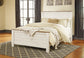 Cama Willowton con paneles, cómoda con espejo y mesita de noche