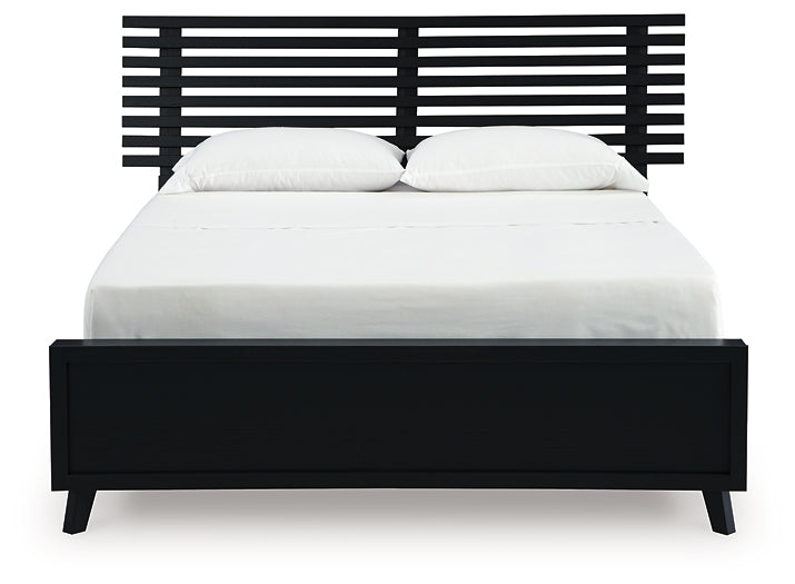Cama con paneles de láminas Danziar