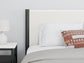 Cama Cadmori tapizada con paneles, cómoda con espejo y mesita de noche