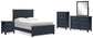 Cama Landocken con paneles, cómoda con espejo y mesita de noche