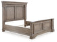 Cama California con paneles Blairhurst, tocador con espejo y mesita de noche