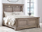 Cama California con paneles Blairhurst, tocador con espejo y mesita de noche