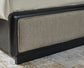 Cama tapizada Rowanbeck con tocador y cómoda con espejo
