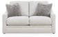Sofá, loveseat, silla y otomana Maitelynn