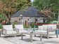 Loveseat de exterior Hurley Park y dos sillones con mesa de centro