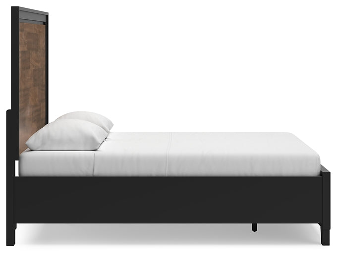 Cama con almacenamiento y paneles Kraeburn