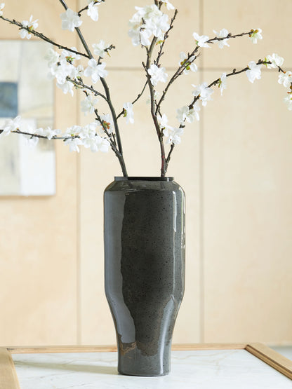 Kierlain Vase