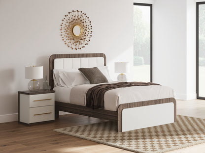 Kendanport  Upholstered Bed
