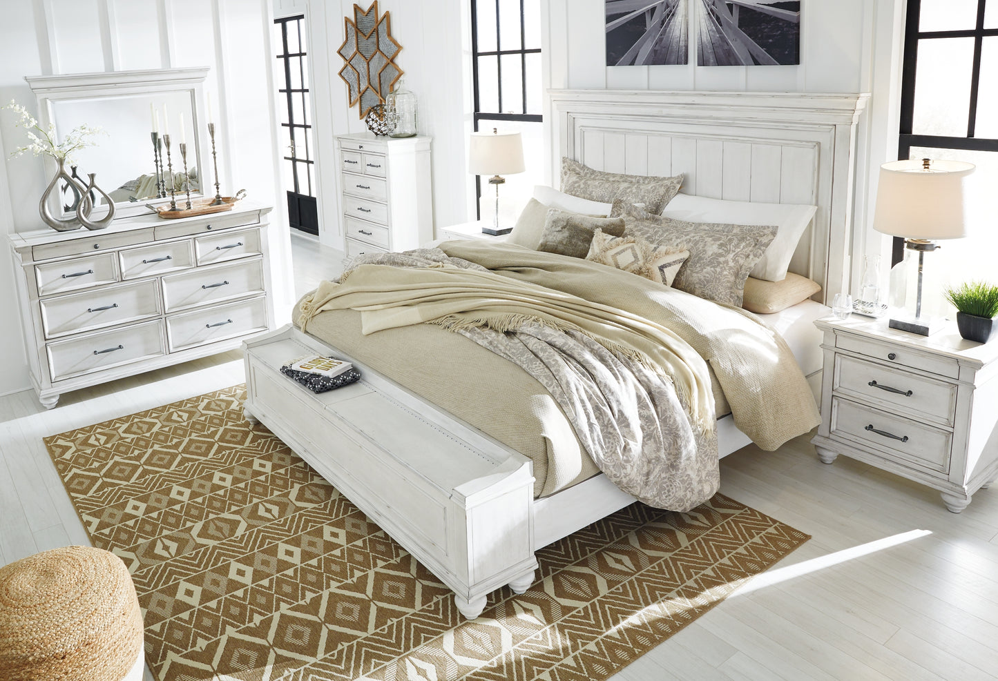Kanwyn  Panel Bed With Storage With Mirrored Dresser, Chest And Nightstand