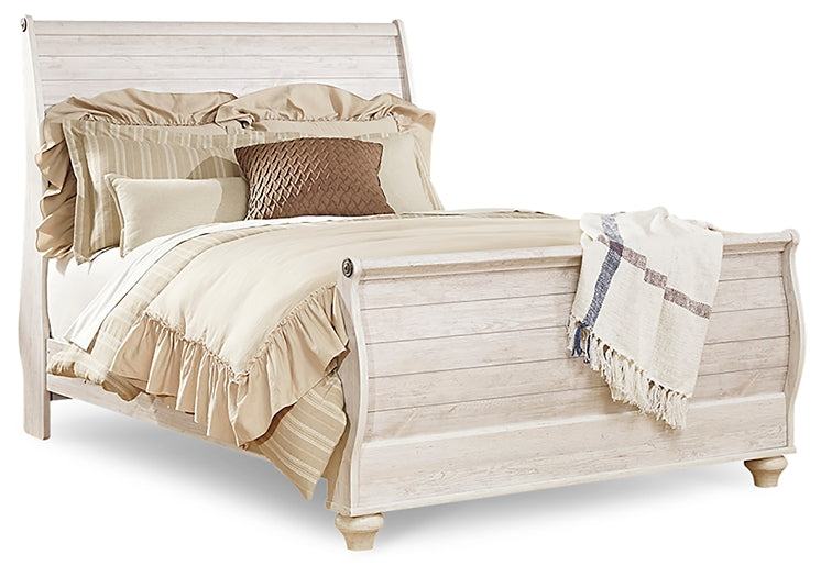 Willowton  Sleigh Bed With Mirrored Dresser And Nightstand