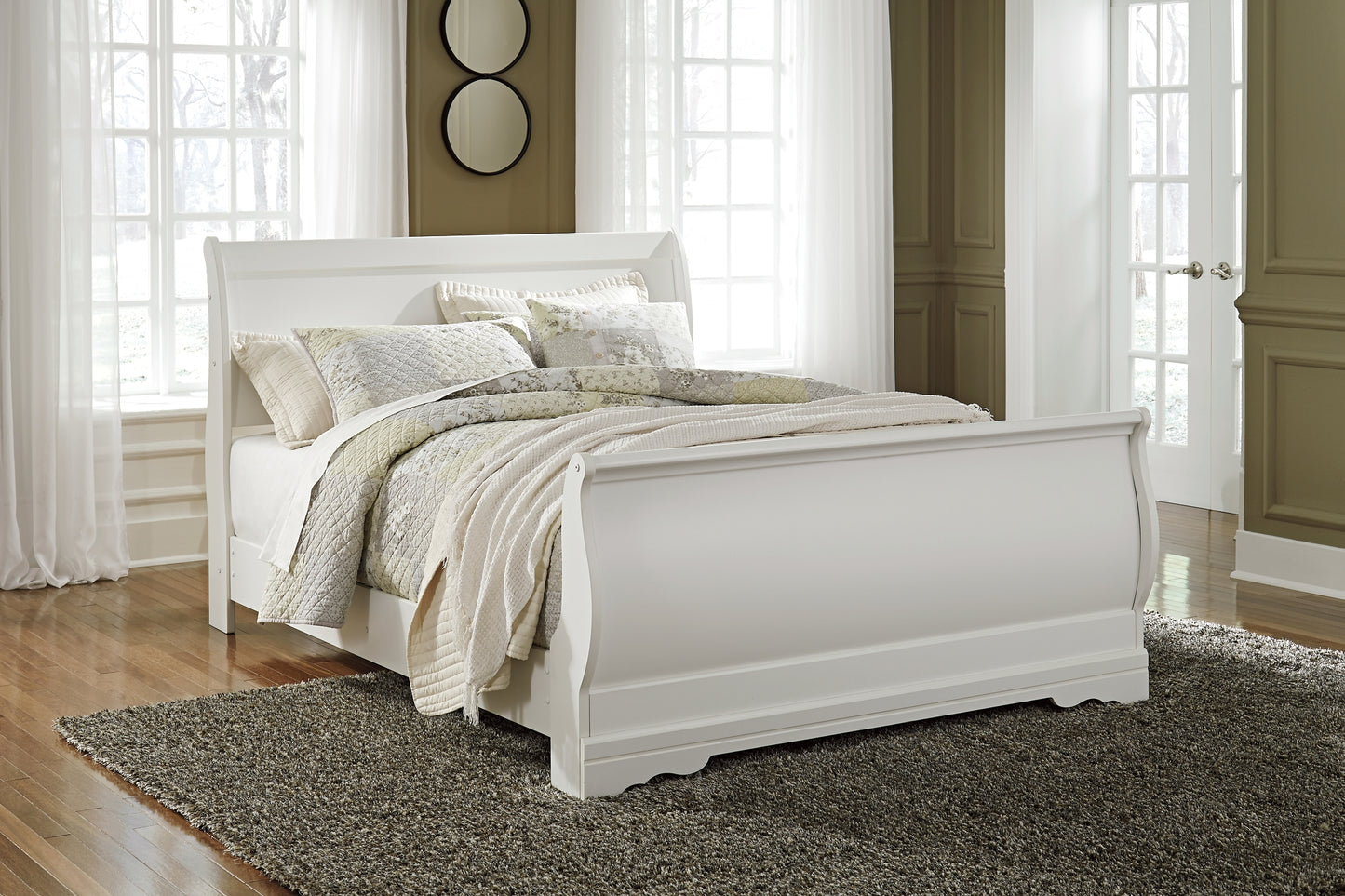 Anarasia  Sleigh Bed With Mirrored Dresser And Nightstand