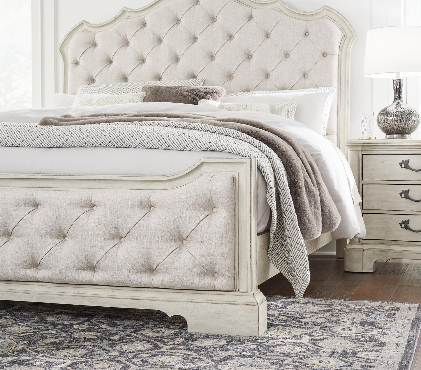 Arlendyne California  Upholstered Bed With Mirrored Dresser And Nightstand
