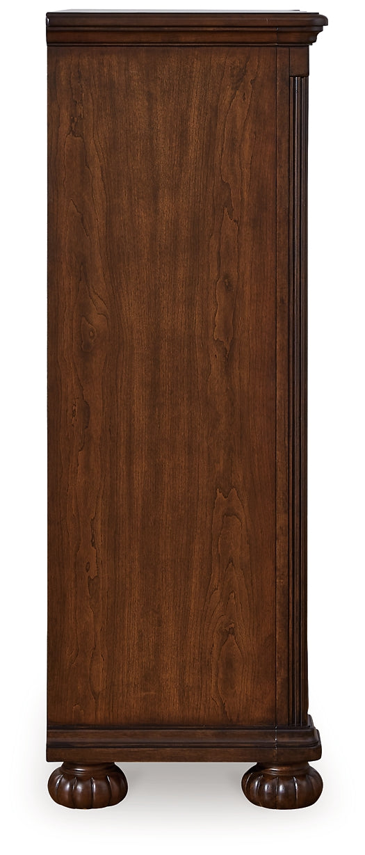 Lavinton California  Poster Bed With Mirrored Dresser And Chest