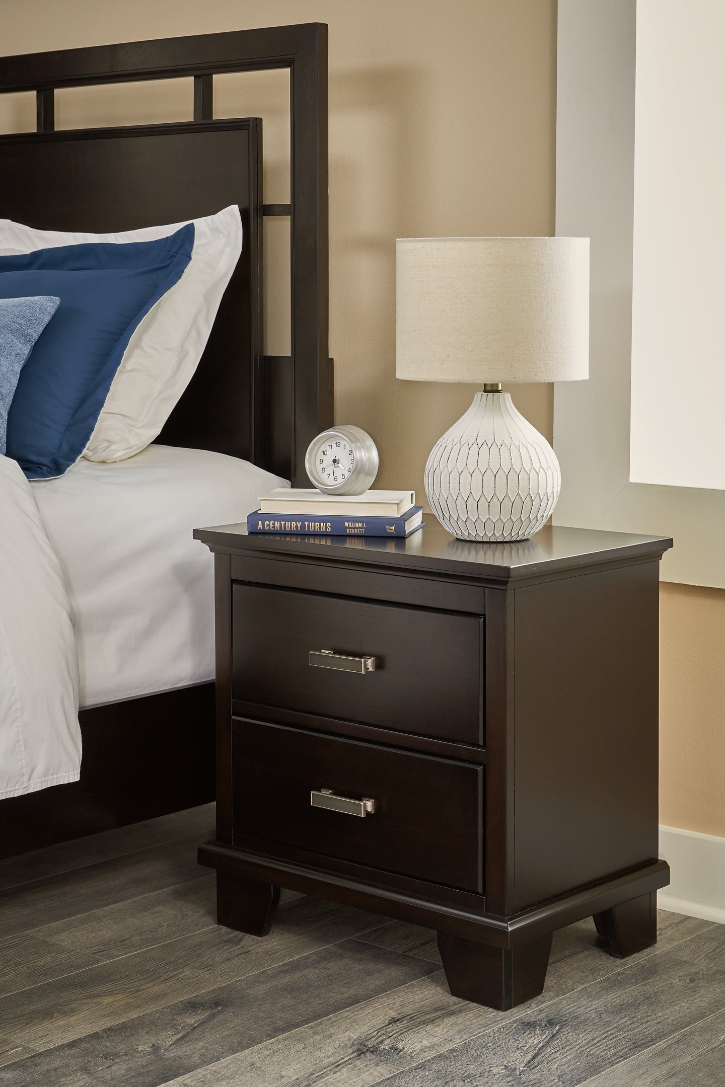 Covetown  Panel Bed With Mirrored Dresser, Chest And Nightstand