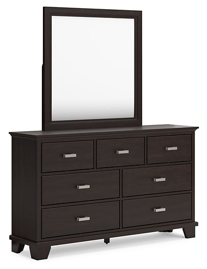 Covetown California  Panel Bed With Mirrored Dresser And Chest