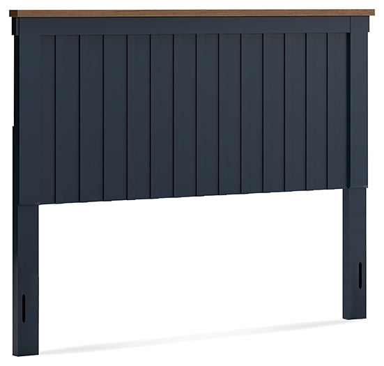 Landocken  Panel Headboard With Mirrored Dresser And Chest