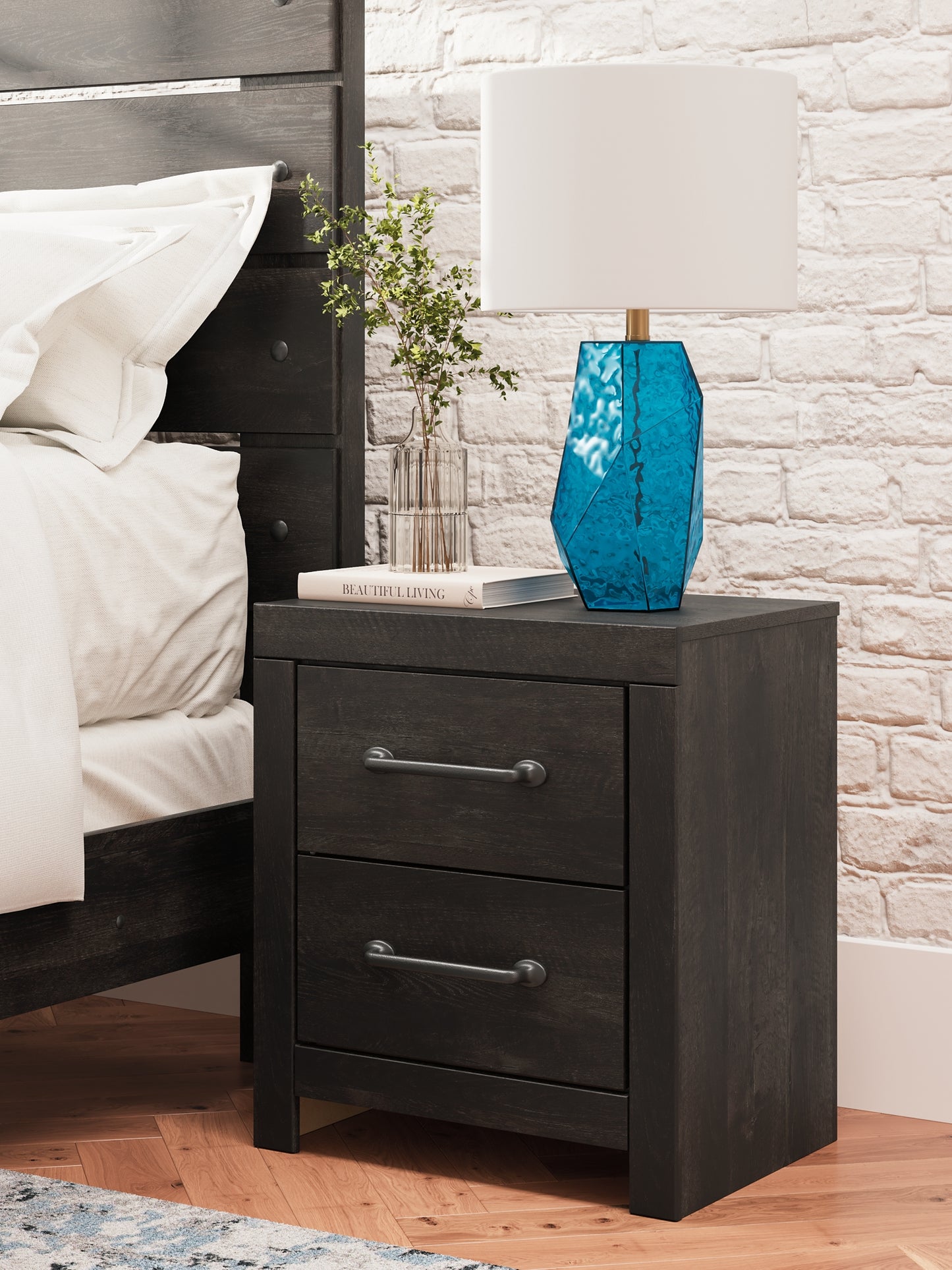 Hollivern  Panel Bed With Mirrored Dresser And Nightstand