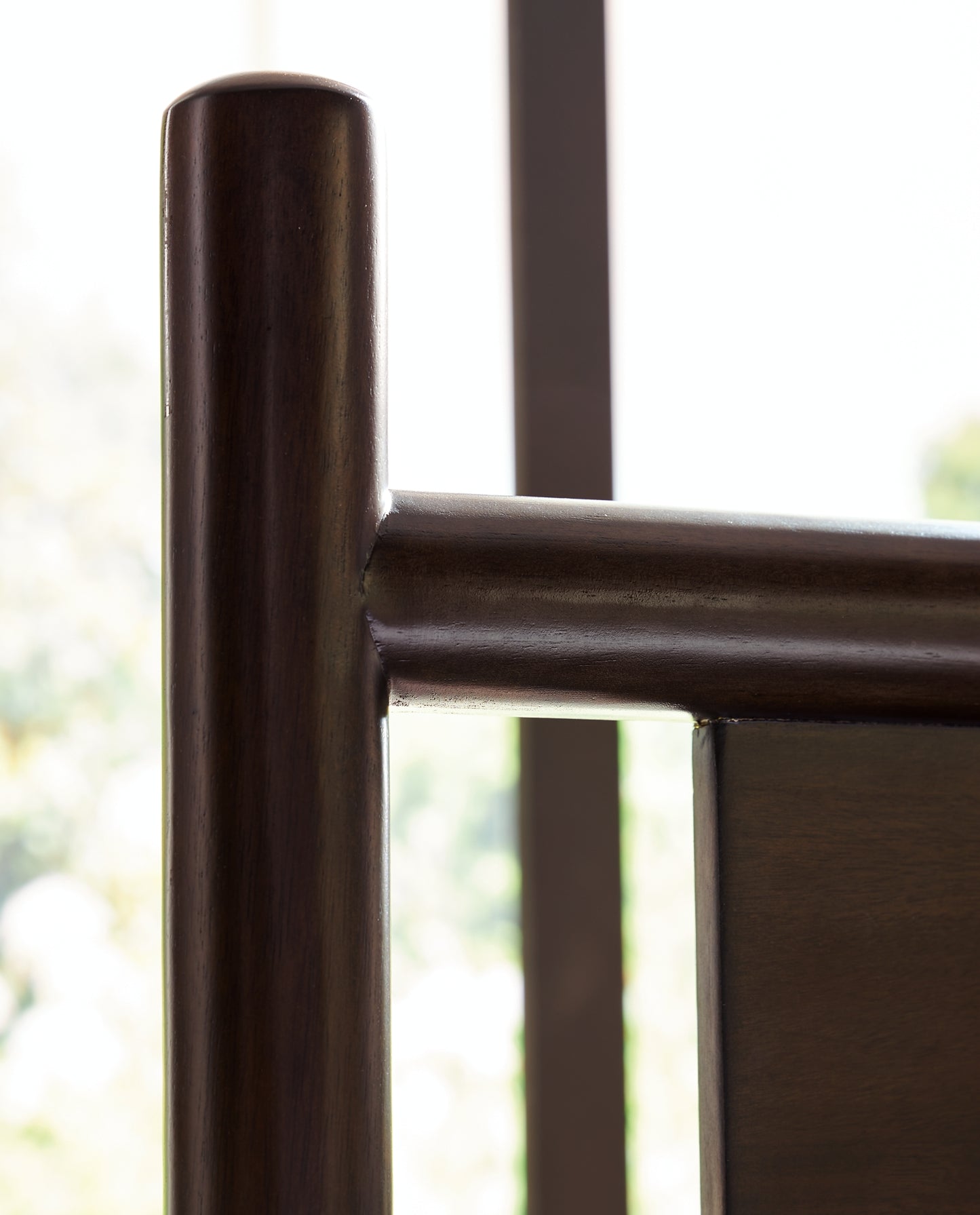 Dantenton  Panel Bed