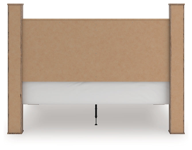 Rusticott California  Poster Bed With Mirrored Dresser