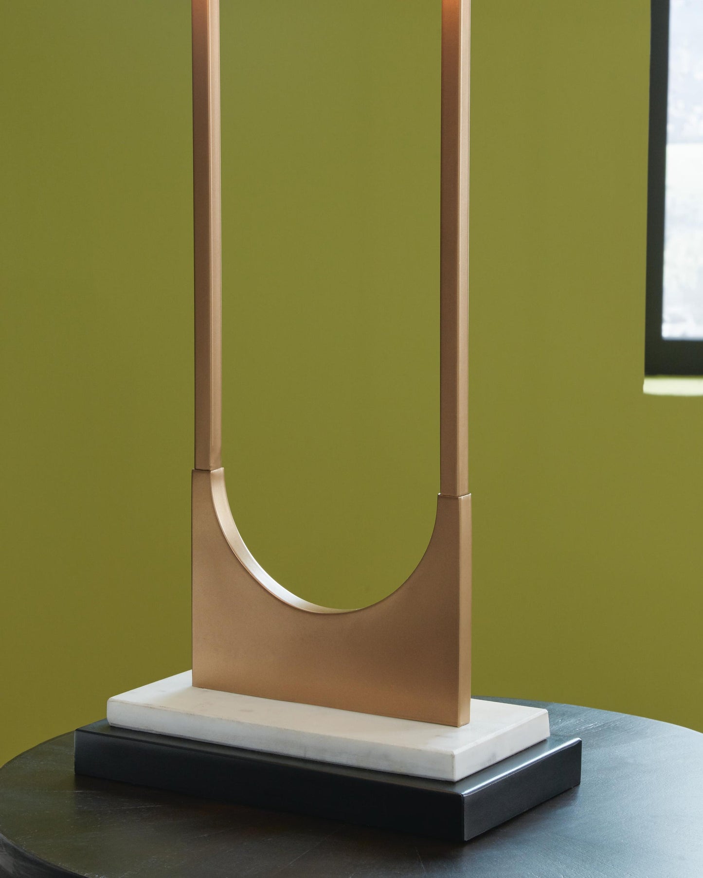Lámpara de mesa de metal Malana (1 unidad)