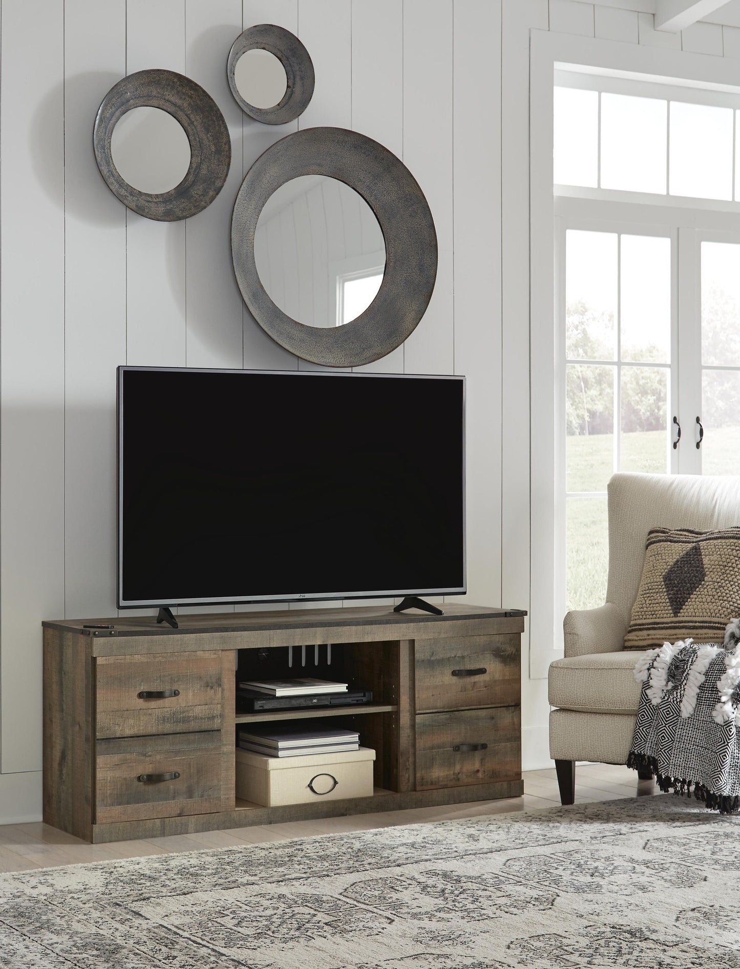 Soporte para TV LG Trinell con opción de chimenea