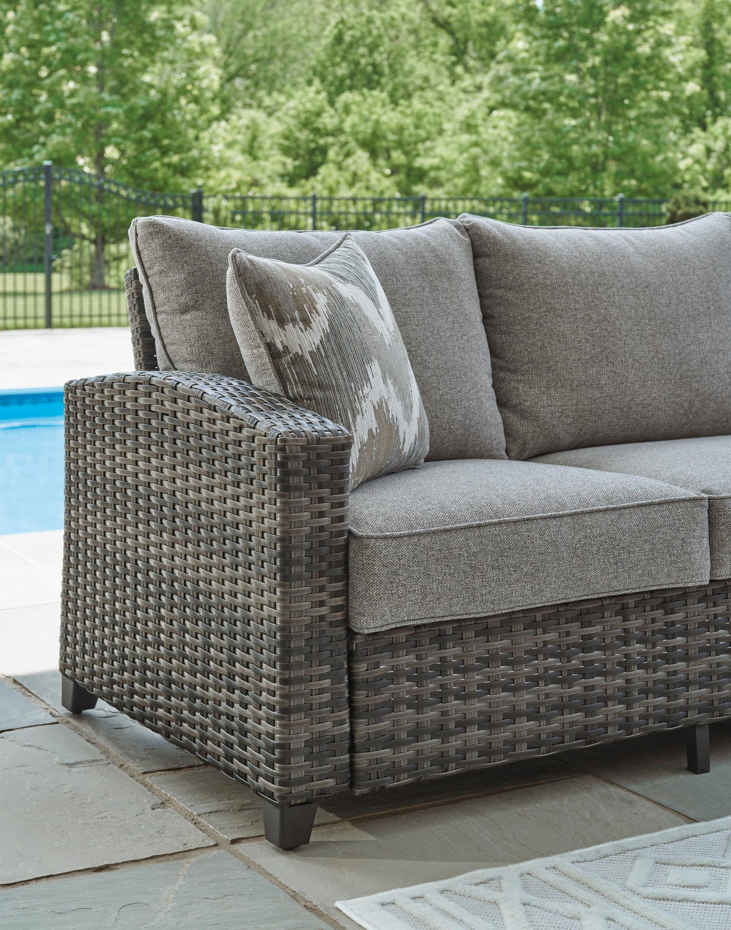 Conjunto de sofá, sillas y mesa Oasis Court (4 piezas)