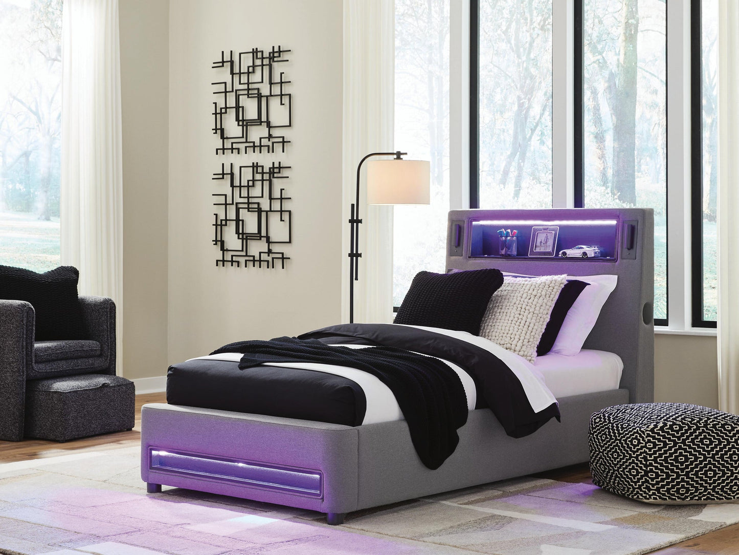Verishaw  Upholstered Bed With Wireless Audio