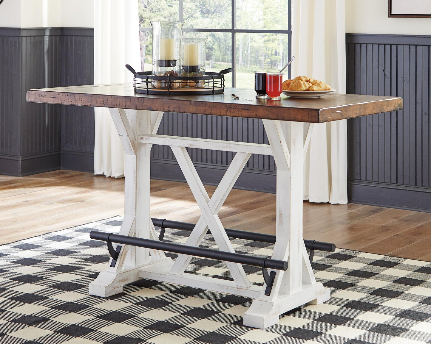 Mesa de comedor de altura de mostrador Valebeck y 4 taburetes