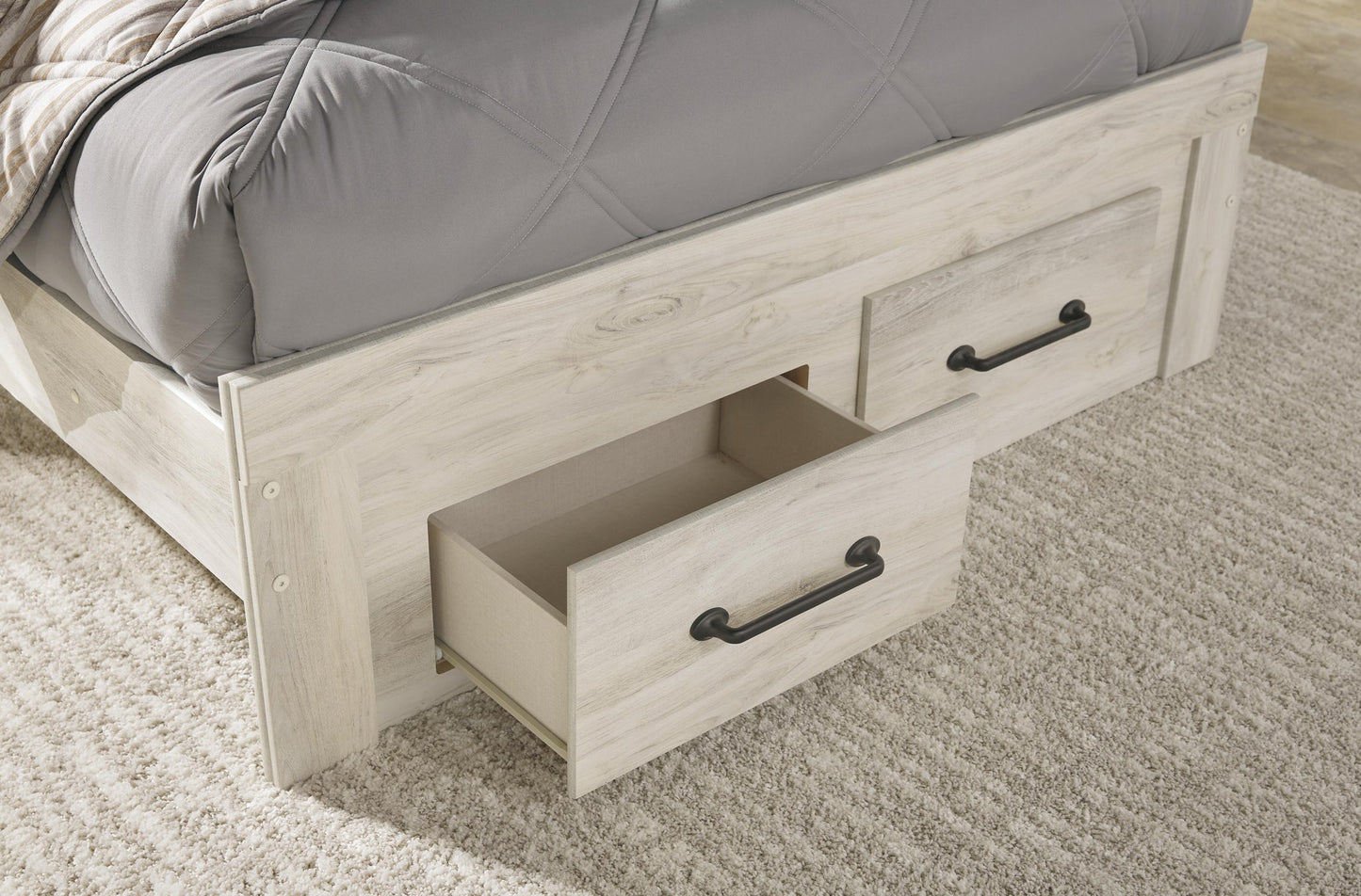 Cama Cambeck con dos cajones y cómoda con espejo