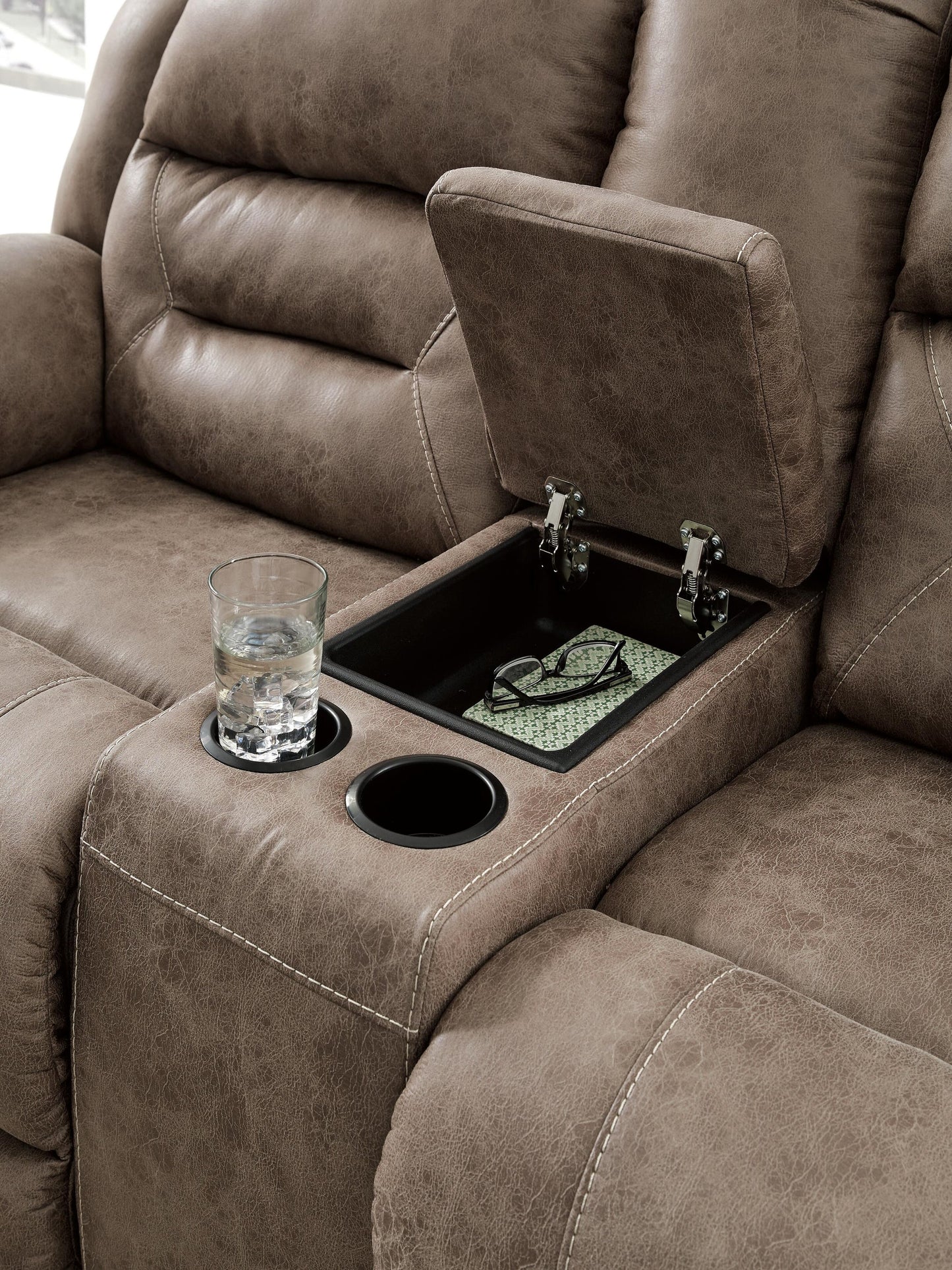 Sofá, loveseat y sillón reclinable Stoneland